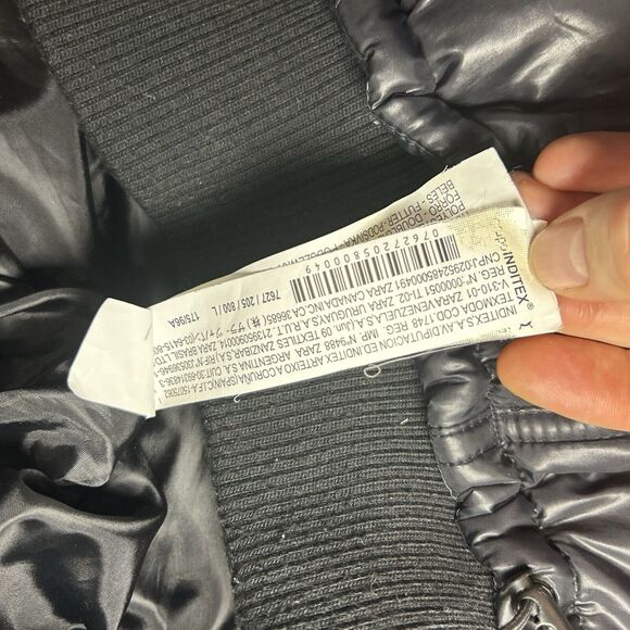 Basics of The TRF Collection Women’s Black puffer vest Size large - Picture 9 of 10